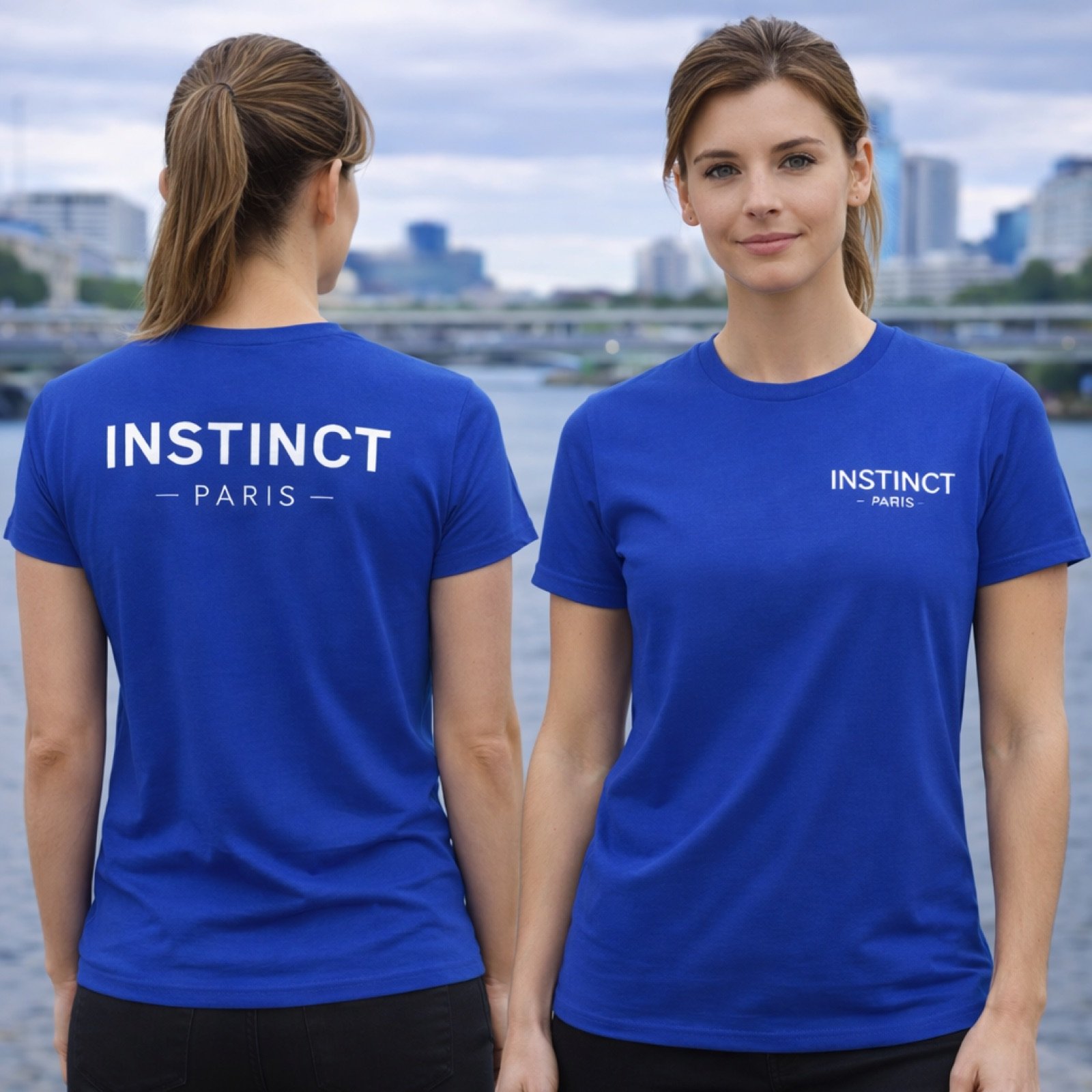 T-shirt Signature cobalt INSTINCT PARIS porté dans la campagne femme